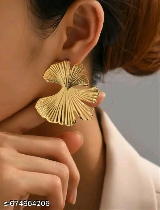 Zuri Vintage Textured Ginkgo Leaf Gold Statement Earrings
